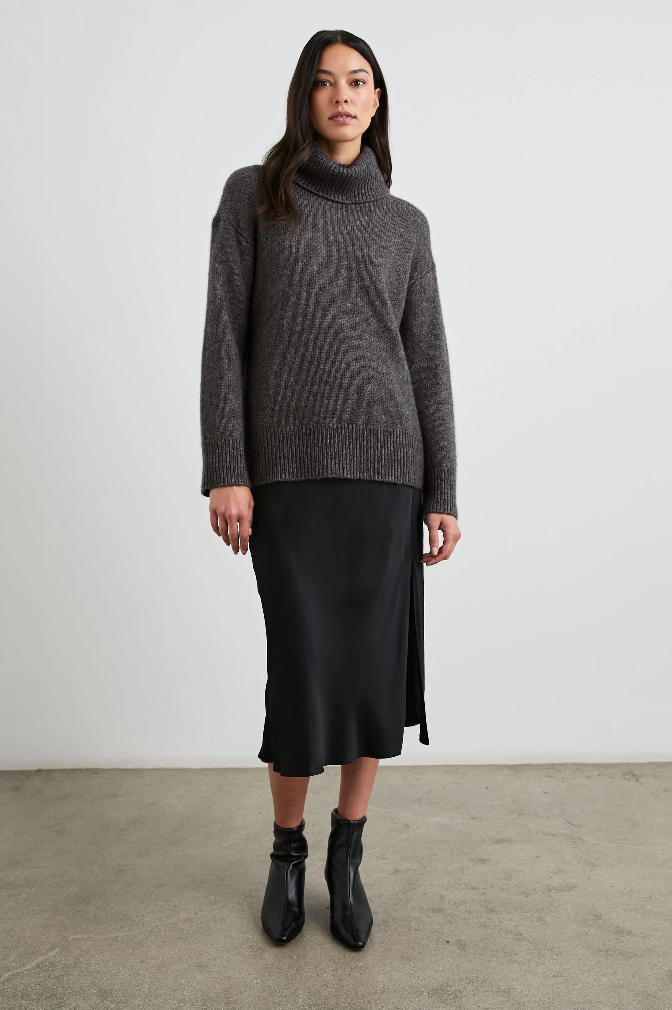 NADINE SWEATER - THUNDER