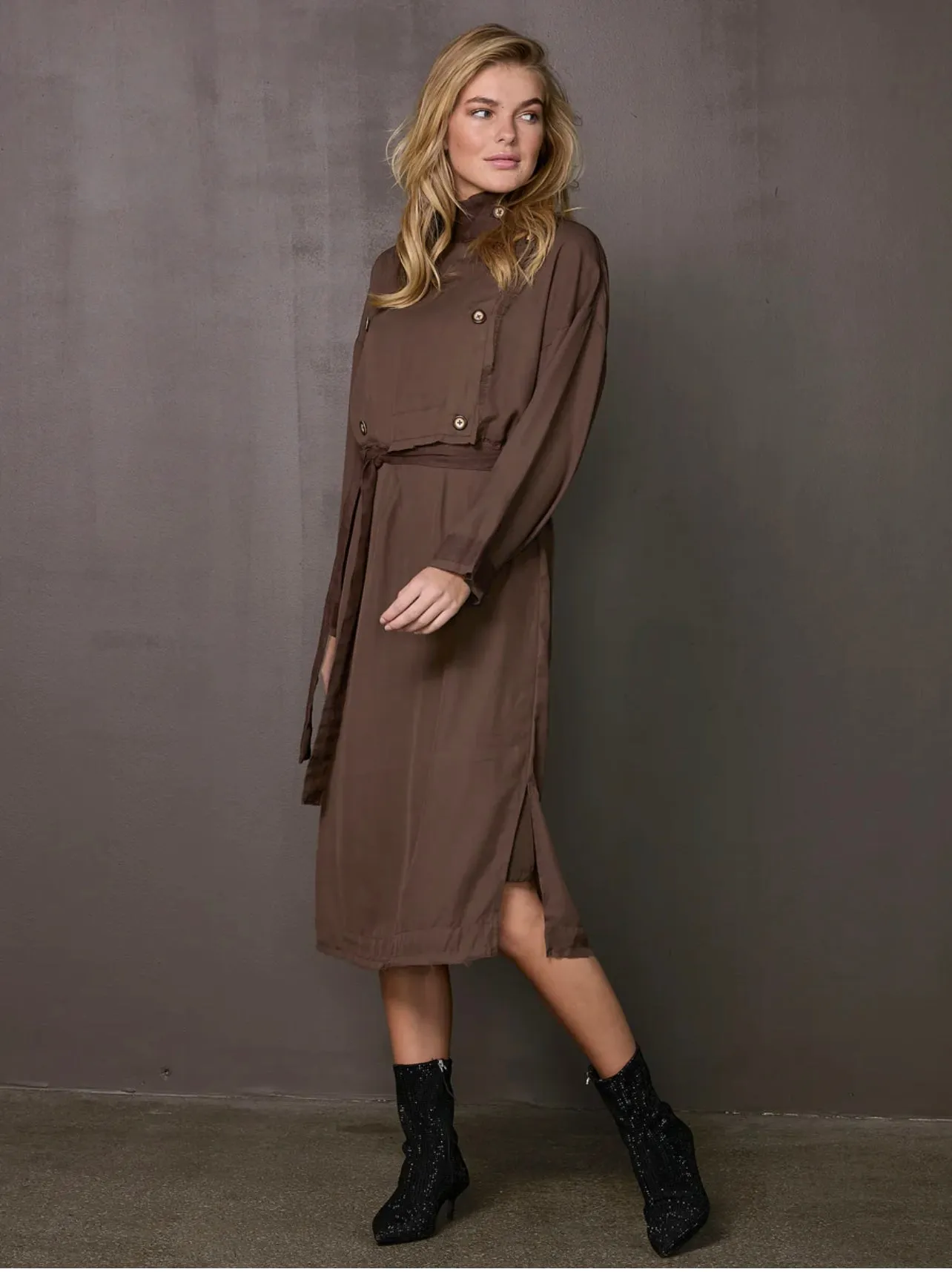 Vibeke Dress in Dark Brown