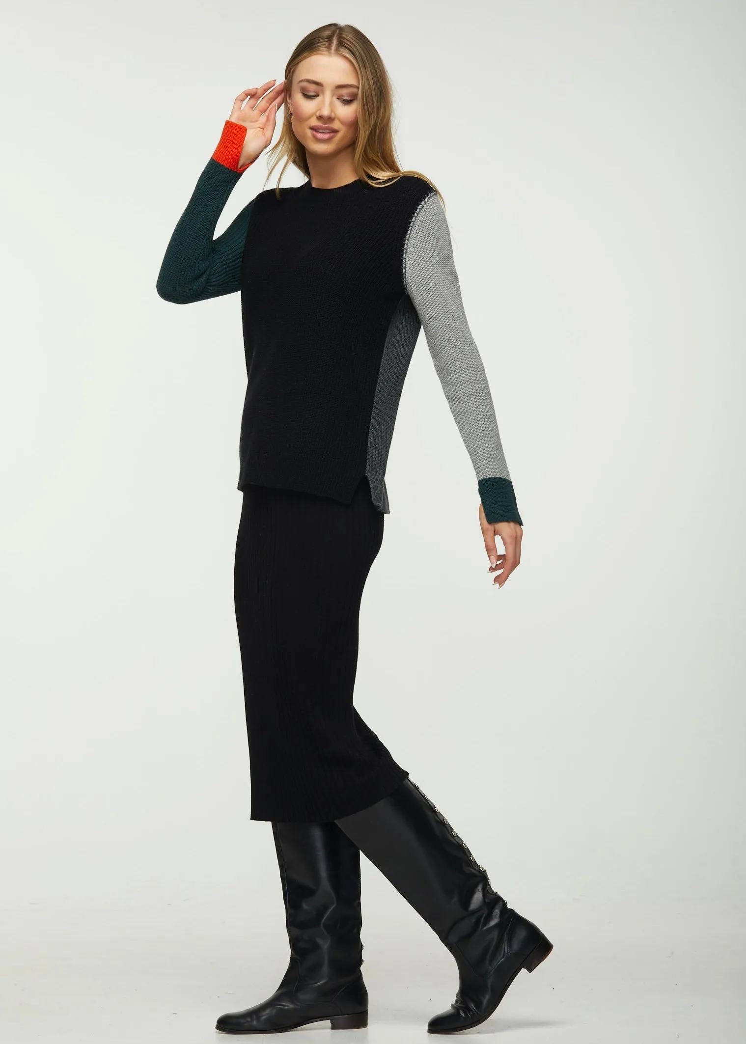 ZP5349 Knit Sweater W/Color Block Slvs